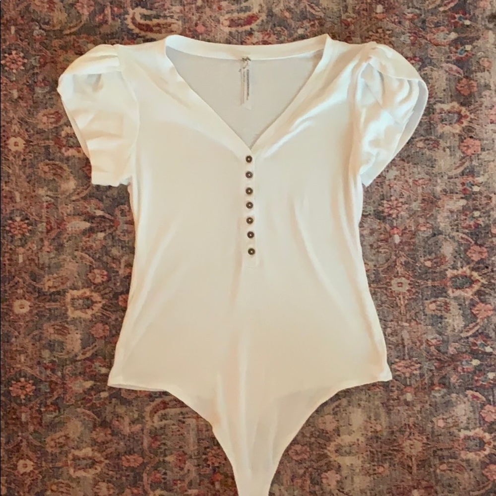 New Free People bodysuit with puff sleeve